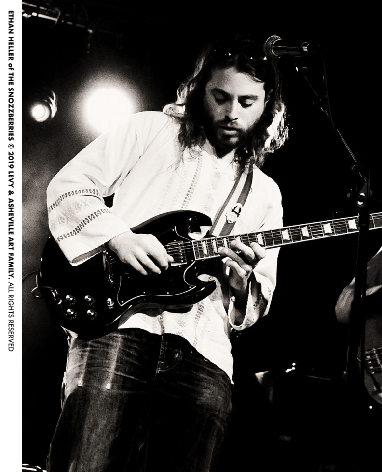 Ethan-of-The-Snozzberries-at-Christmas-Jam-2019-lo.jpg